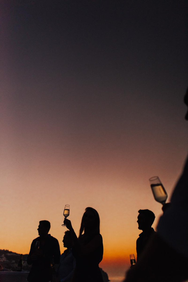AmbassadorViews's tweet photo. The most magical place &amp; time to marry the love of your life: Ambassador Santorini Hotel, at sunset 💕💐🥂🎈!
#ambassadorsantorini #santorinigreece #romanticwedding https://t.co/mJT9yFrtO6