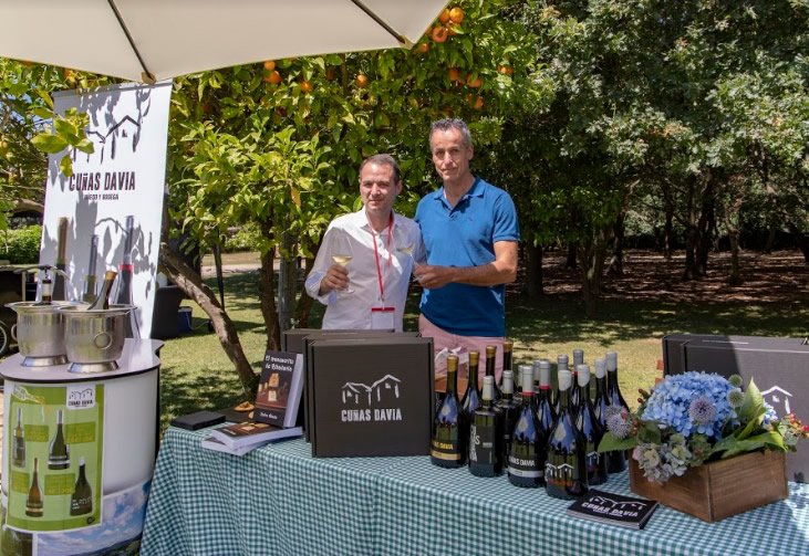 CRDO_Ribeiro's tweet photo. Desde #Cenlle, Adegas Valdavia, @cunasdavia, celebración del festival #RSdVPazodeCea, #PazodeCea 🎸🍷 https://t.co/RIRyVEf6p1