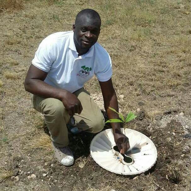 groasis's tweet photo. #Waterboxx in Ghana. A project by AAA-African Afforestation Association. Another succesful project with @Groasis technology.
#Waterboxx, #Reforestation, #UNDevelopmentGoals, #PlantCocoon, #WatersavingAgriculture https://t.co/Y6AzAbf6oX