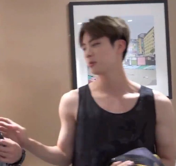 seokjinstapes's tweet photo. bYE https://t.co/i4G5nNZNCX