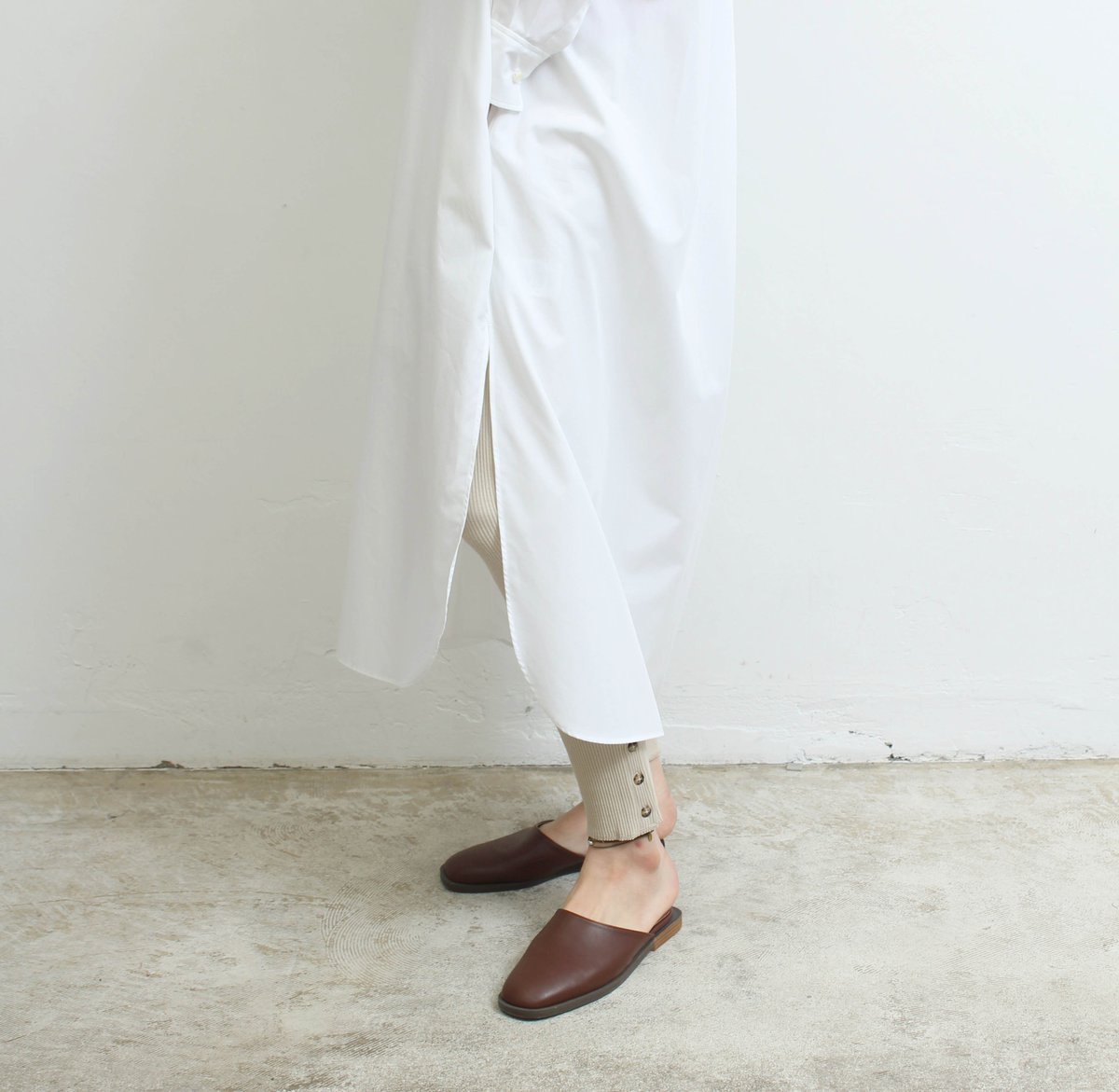 Select Shop Double Heart V Twitter New Snidel Organic カットレギンス 足元に施したボタンがアクセントとのカットレギンス 暖かみのあるオーガニックコットンの 心地良い素材が秋冬の着用に最適 チュニック丈のアイテムや ワンピース スカートなどに