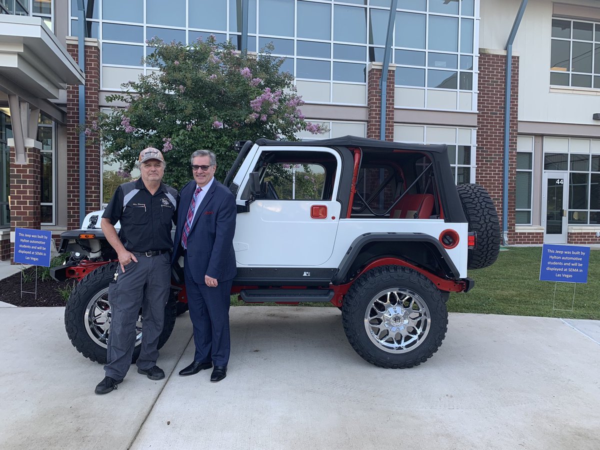 SuperPWCS's tweet photo. The @HyltonBulldogs automotive students are showing off their Jeep build at #EEE2019 https://t.co/2kfxluAJcK