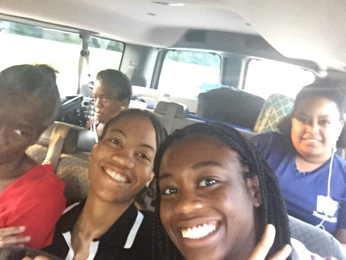 RE_1995's tweet photo. #TeamRE is up early and on the road this morning to move one of our #ProjectSTEMWARE @APSWashington graduates into @FISK1866! We’re so proud to have been part of her journey these last 12 years & excited to see what’s next for her! https://t.co/K2gx2kccvI