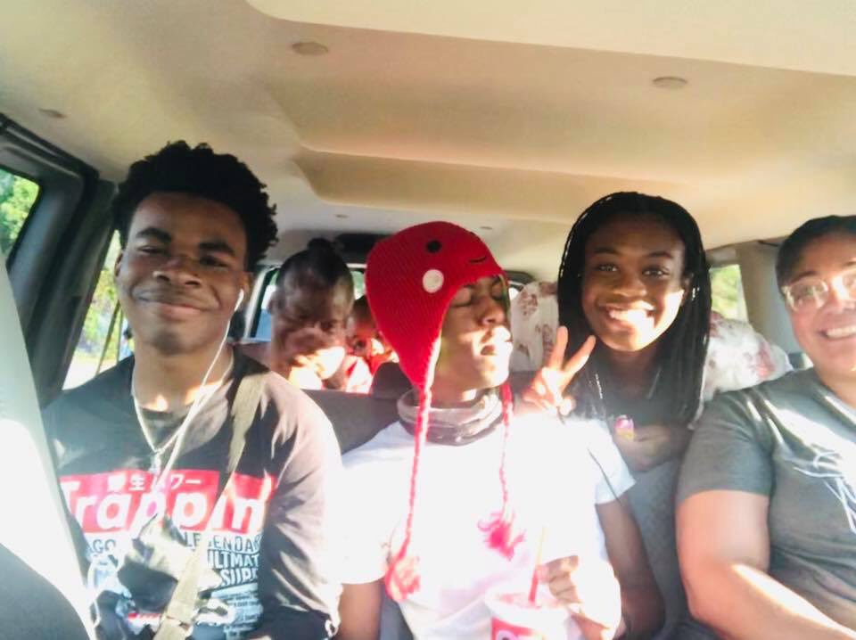RE_1995's tweet photo. #TeamRE is up early and on the road this morning to move one of our #ProjectSTEMWARE @APSWashington graduates into @FISK1866! We’re so proud to have been part of her journey these last 12 years & excited to see what’s next for her! https://t.co/K2gx2kccvI