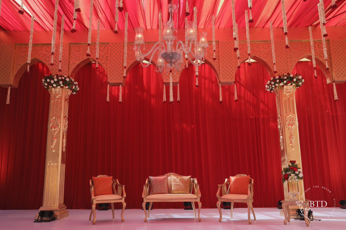 teamBTD's tweet photo. The main stage with a red and gold colour theme and simple floral decor.
@teamBTD ✨
https://t.co/wIyle9Y87W https://t.co/tixDJ2AUyU