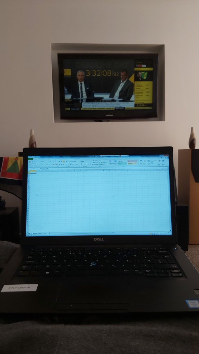 jiggajackson's tweet photo. @SkySportsNews "working" on my sofa while watching #DeadlineDay arsenal to finish 4th with current signings! https://t.co/58jRg6LiOL