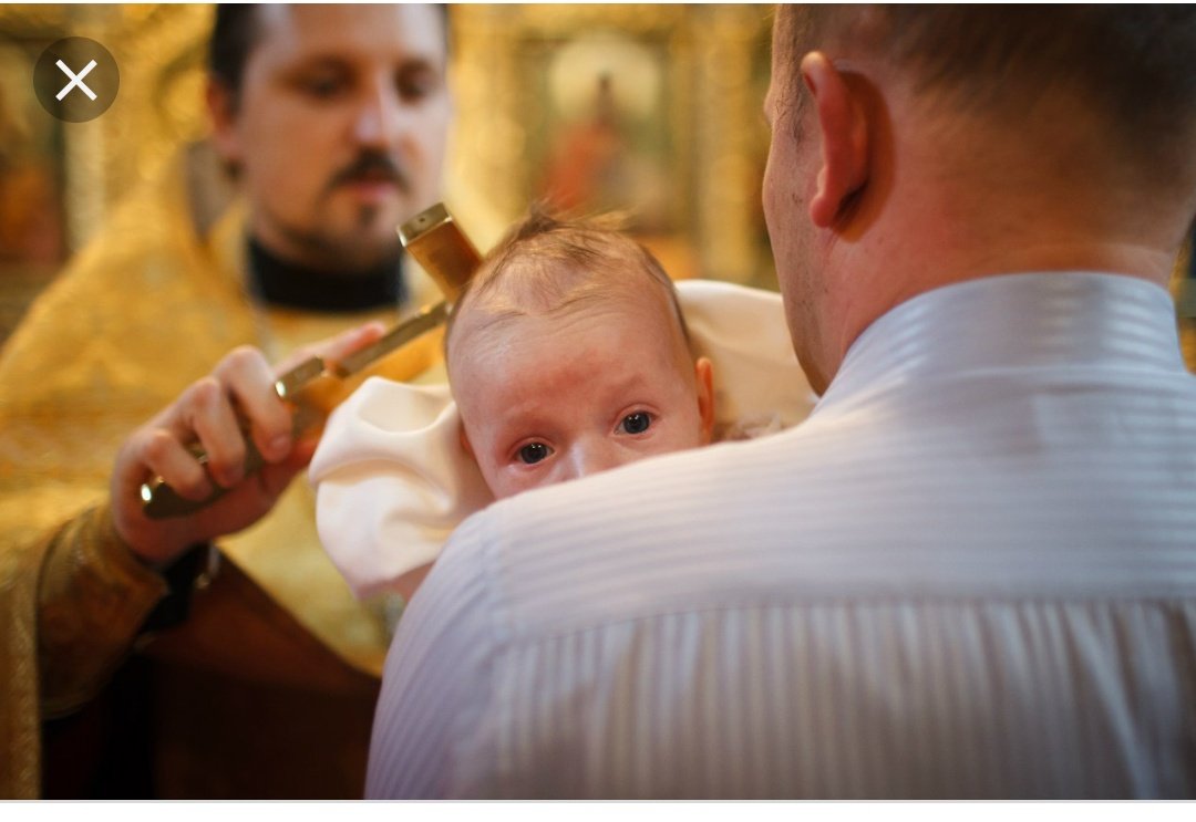 Крестные вк. Дети в храме. Крещение ребенка. Крещение в православии. Младенец в храме.