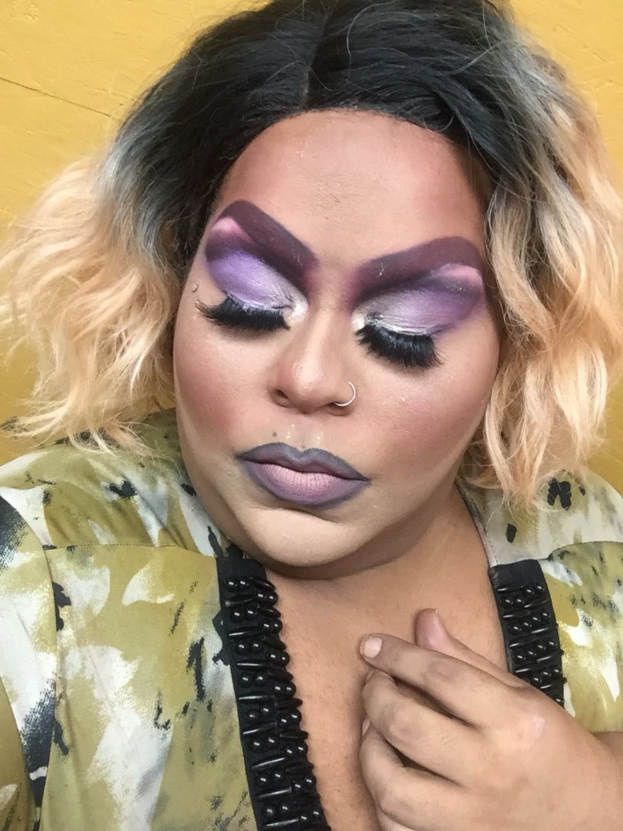 MizzStefhannie3's tweet photo. She Did THAT! #SheReady #HiHowAreYa #BeatMug #LimpWrist #ImThatBitch #Sis @todrick thanks for the inspiration @MannyMua733 and @jamescharles thanks for ya palettes #JCArtistryPalette @MorpheBrushes & #LunarBeauty #LifesADrag https://t.co/tMnKLeXrF8