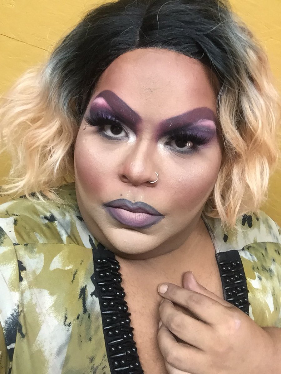 MizzStefhannie3's tweet photo. She Did THAT! #SheReady #HiHowAreYa #BeatMug #LimpWrist #ImThatBitch #Sis @todrick thanks for the inspiration @MannyMua733 and @jamescharles thanks for ya palettes #JCArtistryPalette @MorpheBrushes & #LunarBeauty #LifesADrag https://t.co/tMnKLeXrF8