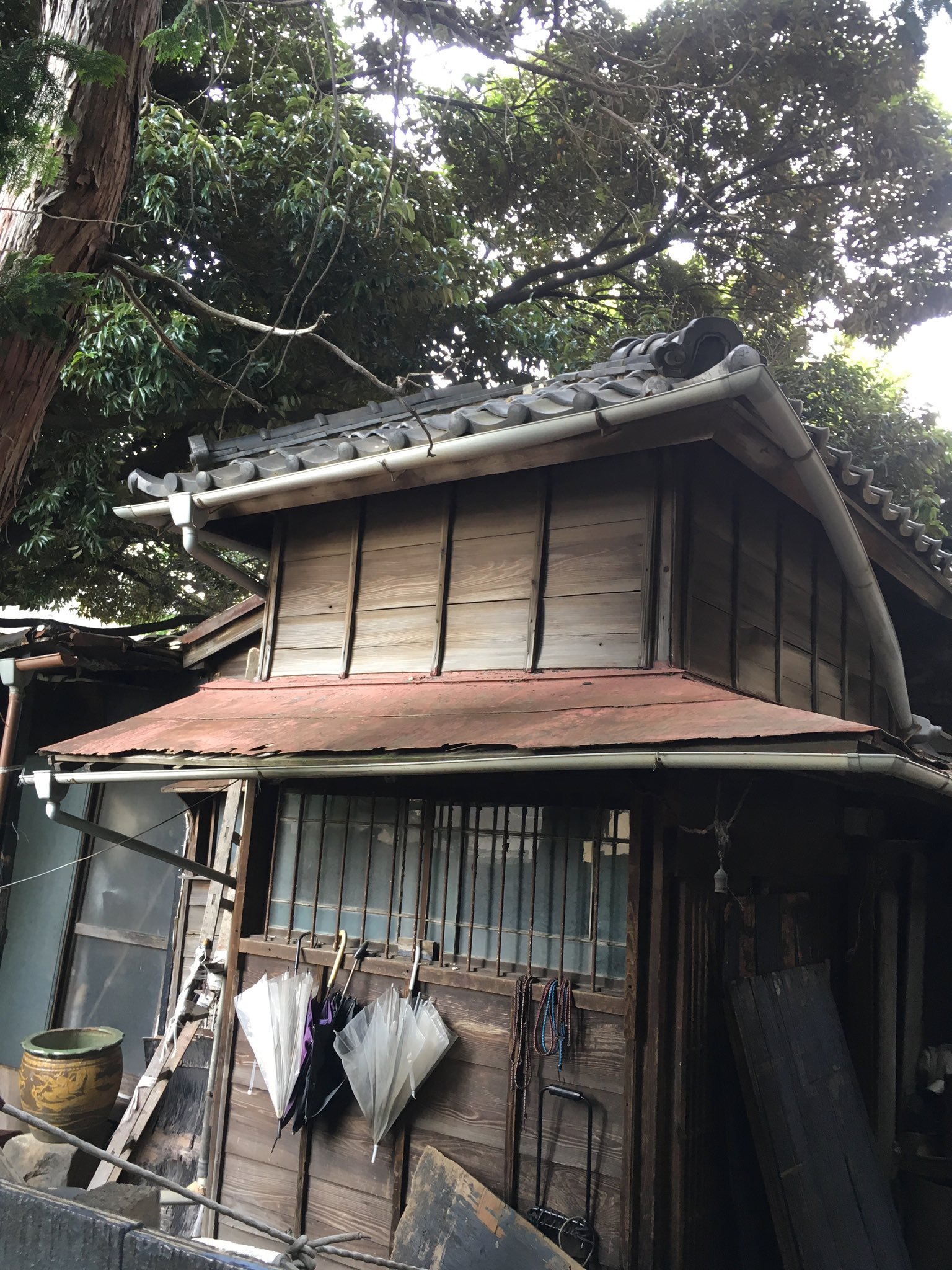 102so じゅうにそう こんなにも趣のある木造家屋が 永田町近くの都会のど真ん中に最近まで存在していたという奇跡 T Co 2xwotinraz Twitter