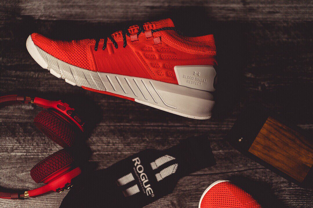 thepatelsusa's tweet photo. My new workout essentials from @UnderArmour @TheRock #TheRock #UAprojectrock #underarmour #projectrock @ProjectRock https://t.co/Yhk5ChAXFP
