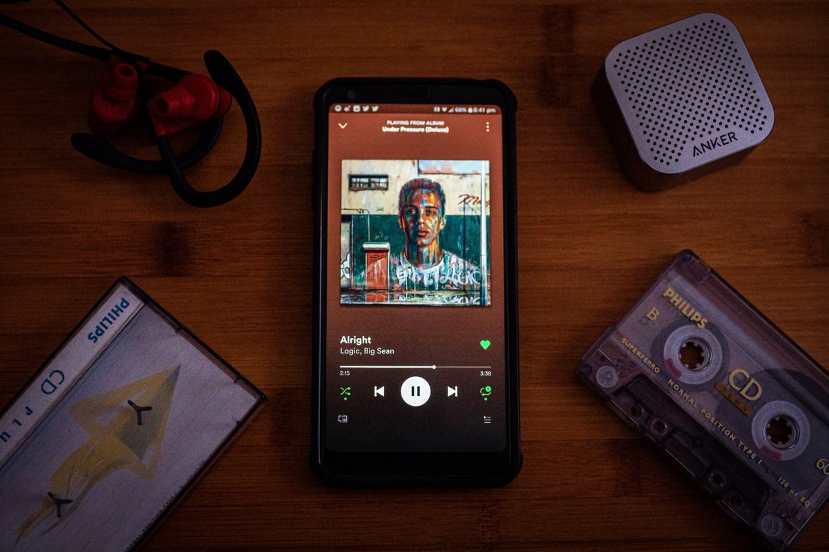 Saeed_Ahmed02's tweet photo. @logic is one of the people I look up, his music helps me a lot
1/200 F1.7 ISO 1000
#logic #Bobbytarantino #underpressure #music #retroaudio  #photograph #photography #photographer #productphotography #productphotographer #Working #workhard #edit #editsession #photo #lightroom https://t.co/0X8MMQiUXR
