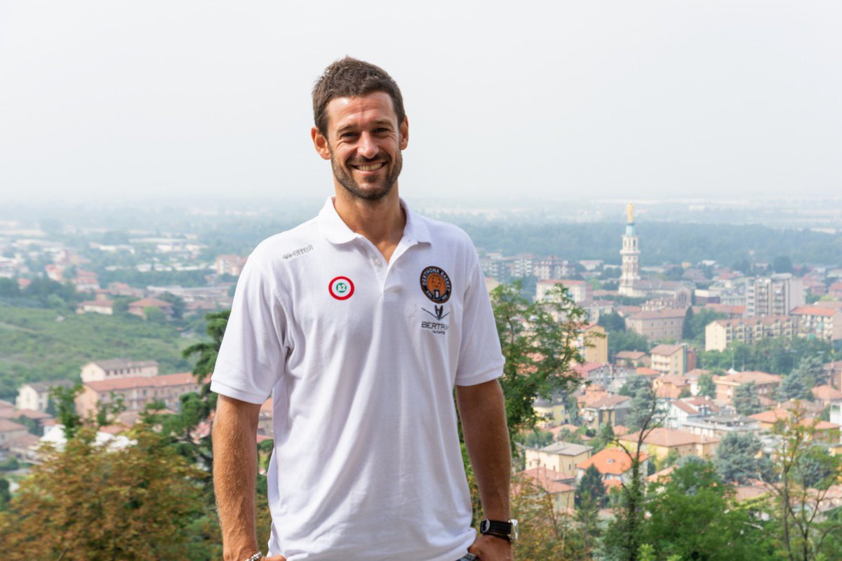 DerthonaBasket's tweet photo. In città #MatteoFormenti 🦁
#bertramtortona | #derthonabasket |#goderthona | #season1920 | #leoni | #LNP | #LaNostraPassione https://t.co/vn98zseySp