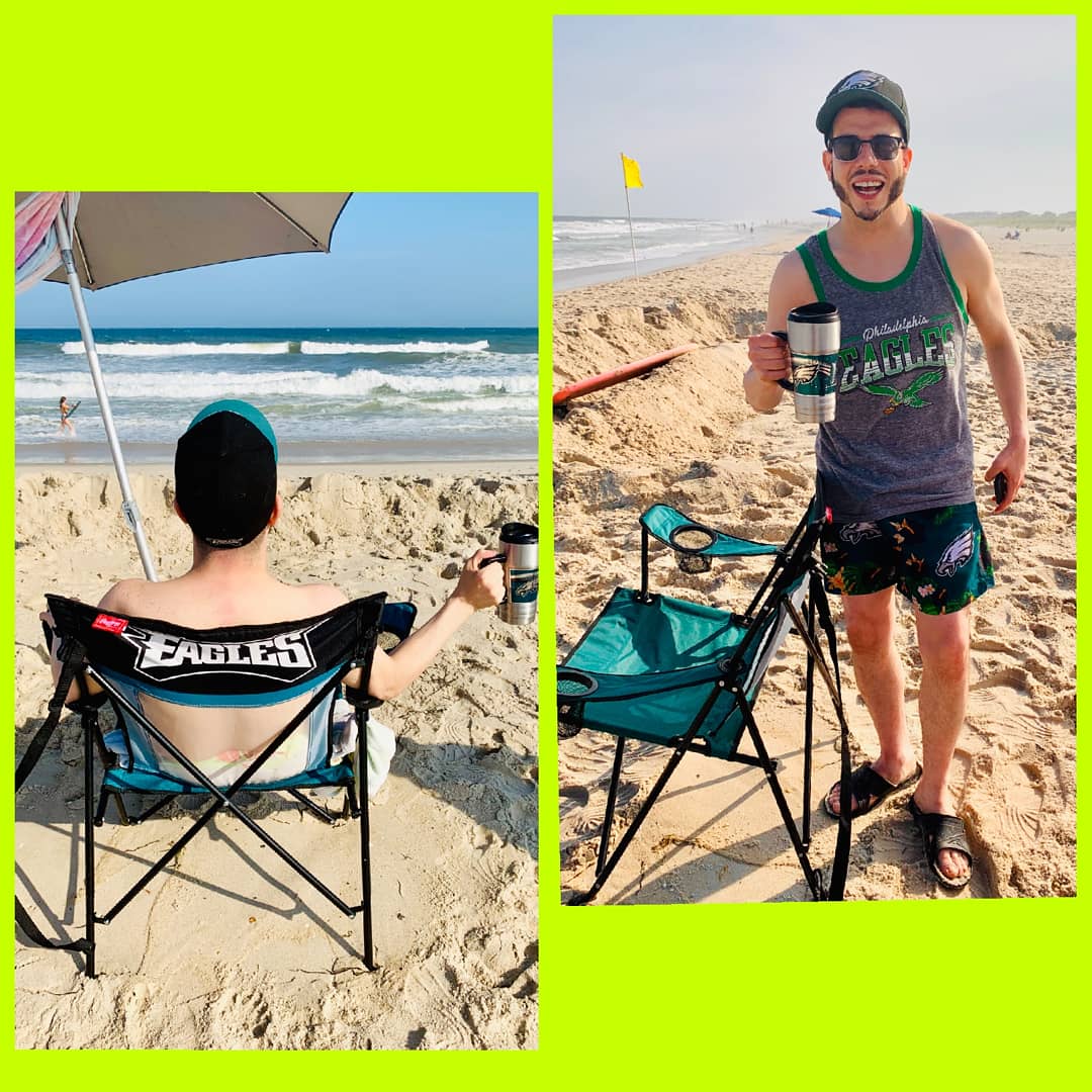 RUSGUTIN's tweet photo. #EAGLESBeachDayOk #EAGLESBeachChairDontCare #SunsOutBIRDSOut #EAGLESFlipFlopsDontStop #ItsAlwaysEAGLESoClockEvenWhenItsBeachOClock #DougyPHresh #FletcherGonnaGetcha #ErtzSoGood #DJaxAttack #WentzAManiaSummerSlam #Kelce4President #HungryDogsRunFaster #FLYEAGLESFLY #GOBIRDS https://t.co/icxpvPbIvH