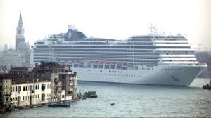 JANUSZCZAK's tweet photo. Best news of the day - Venice to ban cruise ships! About time. https://t.co/77XK55aY32 https://t.co/bARLWWaK9d