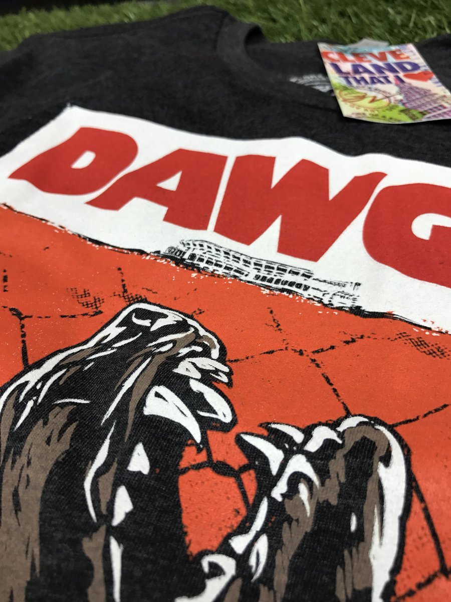 GVartwork's tweet photo. Mood this morning waking up knowing Football kicks off tonight!! 

More Dawgs shirts just arrived this morning! 

Let’s do a giveaway to get you even more fired up! RT and follow us for a chance to win a $30 GV gift card!  

And stay tuned for our newest drop at 11 am today! 👀 https://t.co/4fGC1r1Jrm