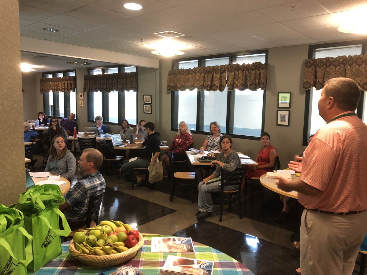 vtvlcjeff's tweet photo. #VTVLC summer faculty workshops! Amazing group of #online educators preparing to support students in #MakingLearningPersonal through #FlexiblePathways. https://t.co/TBPcsvzlgA