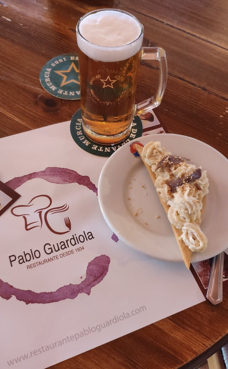 entredosmaresct's tweet photo. Marinera con base de crespillo casero y almendra picada, junto a una @estrellalevante bien fría, en Pablo Guardiola 🍻 ✨ Esto y otros manjares en Entre Dos Mares Street Festival 🌊🏝️ #ShoppingNight2019 https://t.co/sZARr12tEG