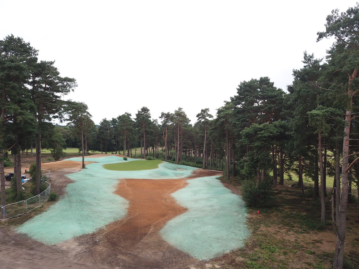 BlinderBunker's tweet photo. Coming together @liphookgolfclub Cores on greens, fairways and approaches seeded and surrounds and slopes #hydroseeded to protect from washout....... perfect timing 🌧 @golfarchitects https://t.co/Hxl442qaFd