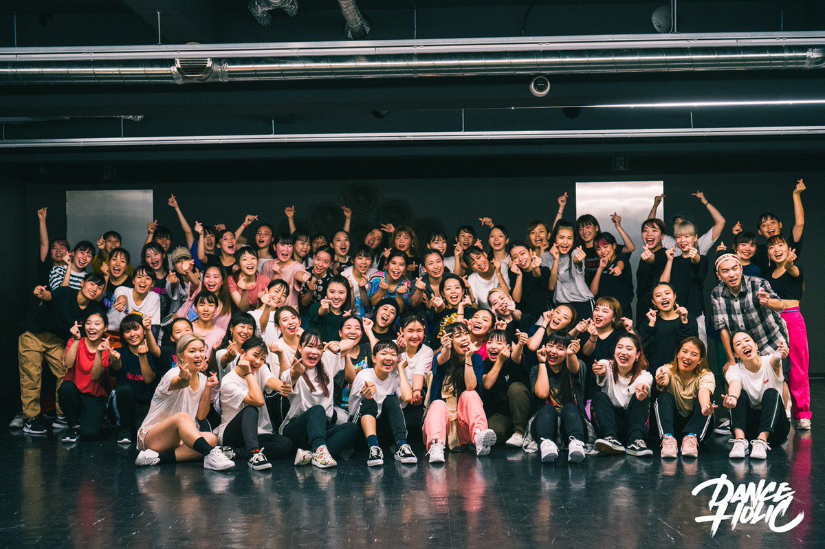 dance11holic's tweet photo. Asuka @MxxmVi WS受けてくれたみんなへ集合写真のプレゼント🎁
#ダンホリ https://t.co/rngk9N8FX9