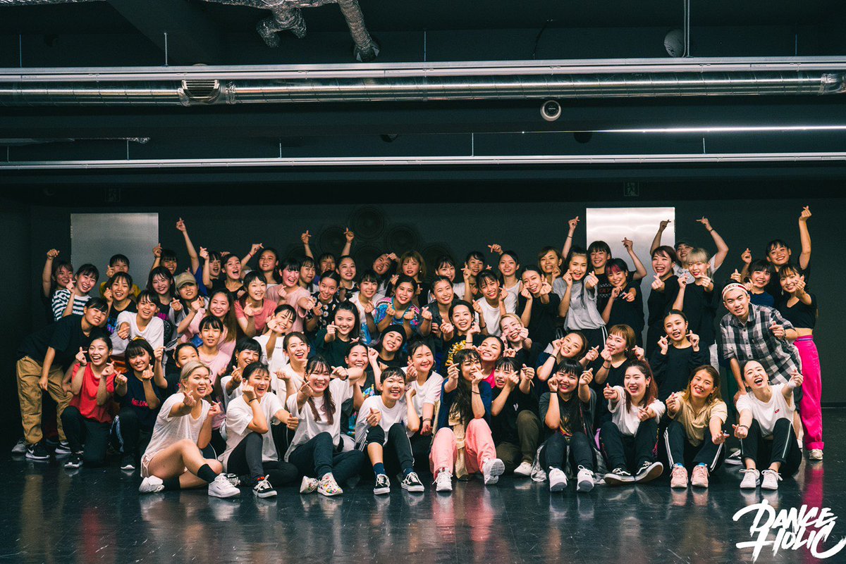 dance11holic's tweet photo. Asuka @MxxmVi WS受けてくれたみんなへ集合写真のプレゼント🎁
#ダンホリ https://t.co/rngk9N8FX9