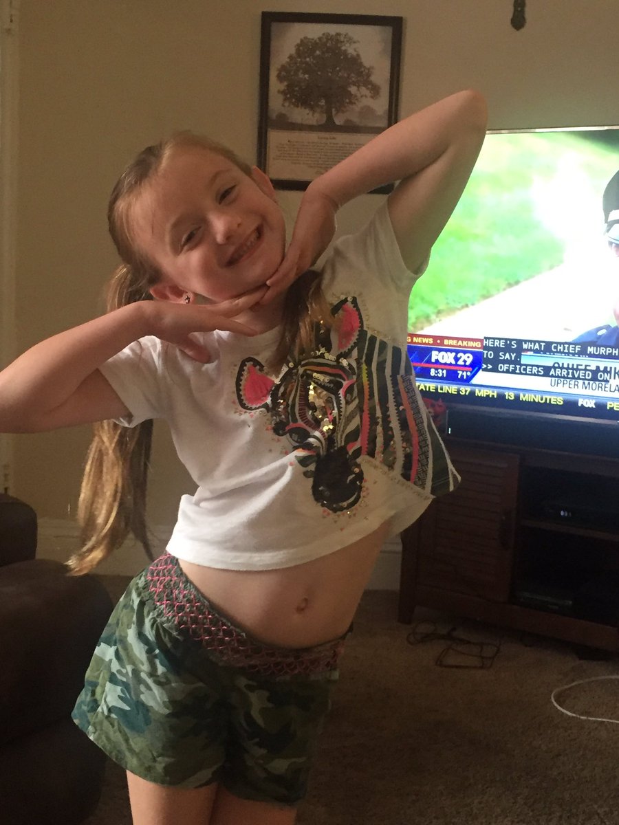 Amber_22785's tweet photo. @KingRicochet the face you make when you find out your mom got you tickets to meet @KingRicochet @AdventurelandSt Brielle is the best kid ever #cantwait https://t.co/HKB18Sowh5