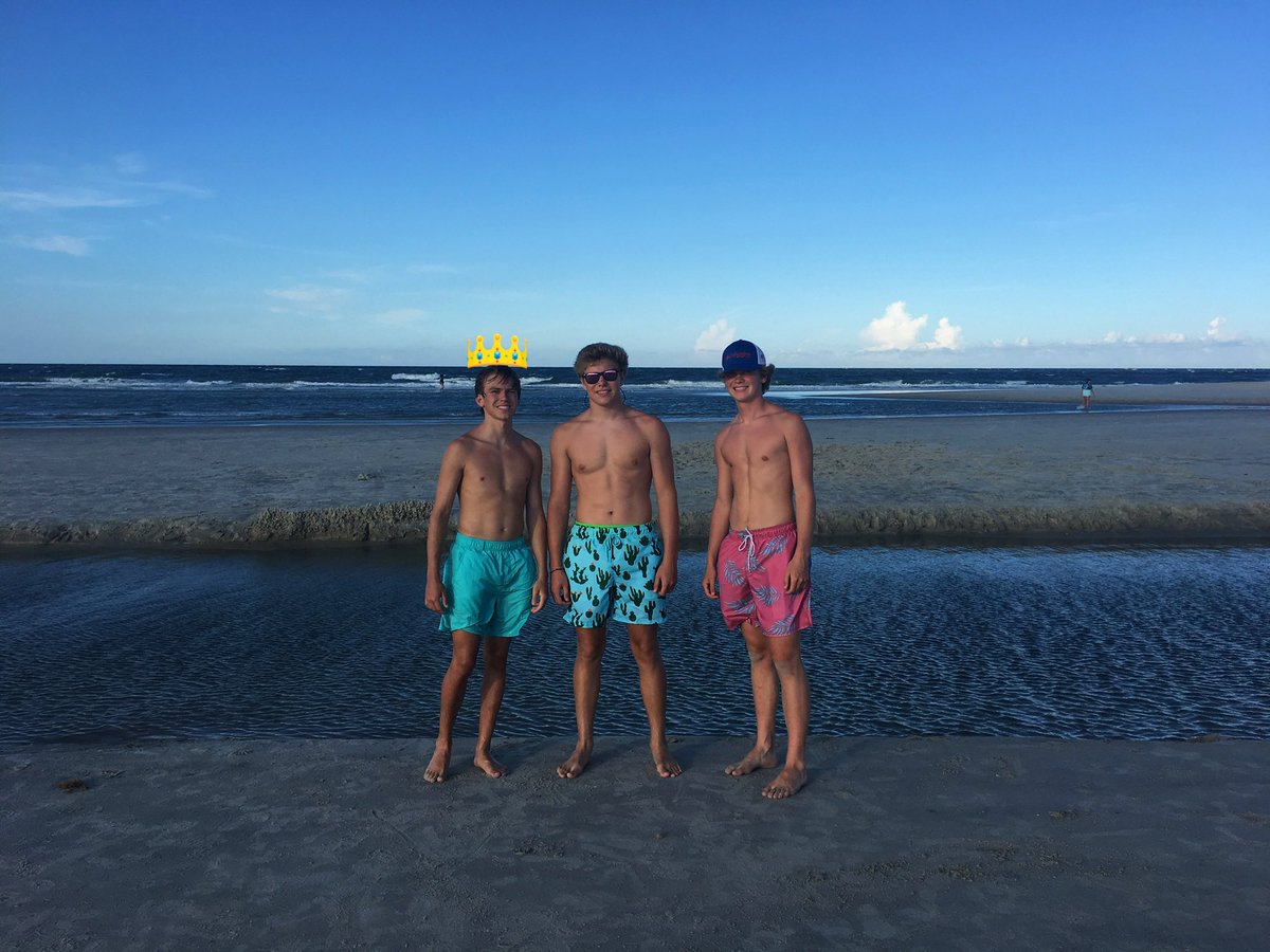 happy birthday to my best friend, love u bro