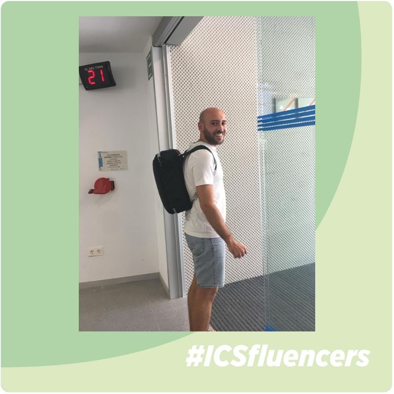 icscat's tweet photo. Avui la nostra #ICSfluencers @vicente_holgado ha compartit amb nosaltres la seva tasca i la dels seus companys per atendre la salut de les persones que atenen al nou #CAPRoger @apicsbcn #PrimariaICS
No t'ho perdis 👉🏻 #S18OV https://t.co/dnhdmU2OwJ