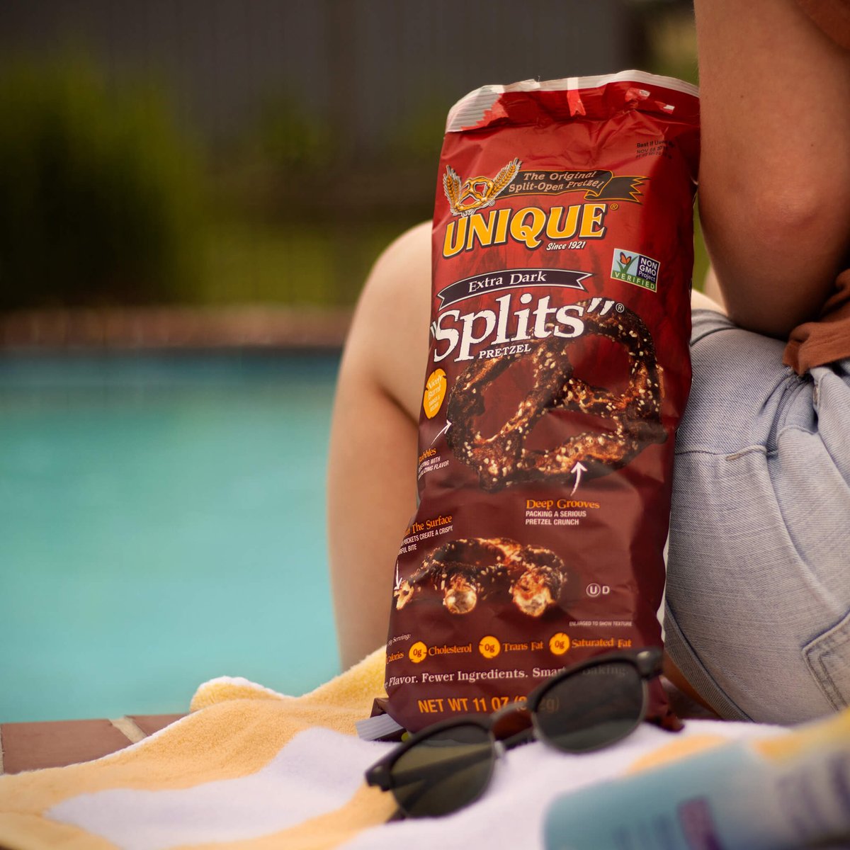UniqueSnacksUSA's tweet photo. Good thing they don’t make sunscreen for pretzels, or we might not have our Extra Dark “Splits.”
-
#GetUnique as you get cool this summer.
.
.
.
.
#Poolside #Sunshine #Snacking #Relax #SummersHere #Snack #Pretzels #GetUnique #AmericanMade #MadeInUSA #UniquePretzels #UniqueSplits https://t.co/kP9nB3bx5z