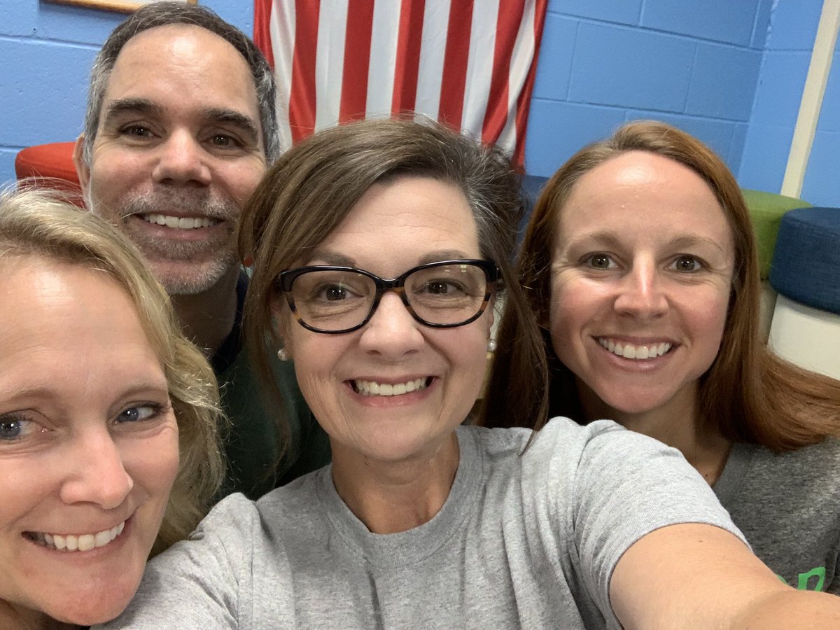 lmsarmstrong123's tweet photo. Great first day with great coworkers #ceswolfpride https://t.co/mideKZbSAW