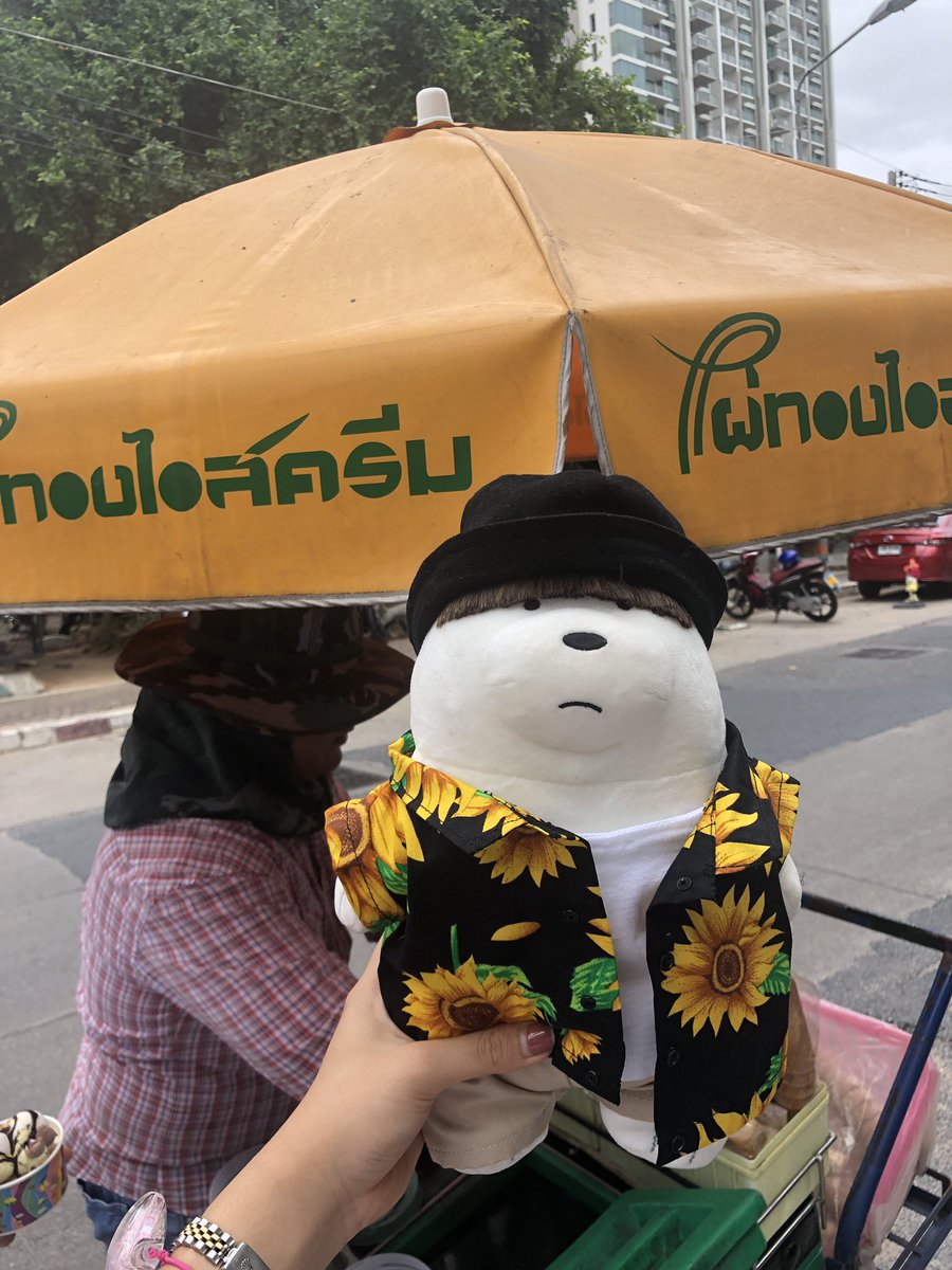 thedinosaur1224's tweet photo. 190808
We’re at Pattaya, Thailand🌴

หายป่วยแล้วก็พาเจ้าน้องมาเที่ยวทะเลตามสัญญา☀️อากาศร้อนๆก็พาอูนิแวะทานไอติมไผ่ทองให้ชื่นจัย😛💙 ฟังเพลงพี่ไปตลอดทาง แฮปปี้มากค่ะ🥰 ใครสาวกไอติมกะทิยกมือขึ้นหน่อยค่ะ🙋🏻‍♀️ https://t.co/xV93I9S4UH