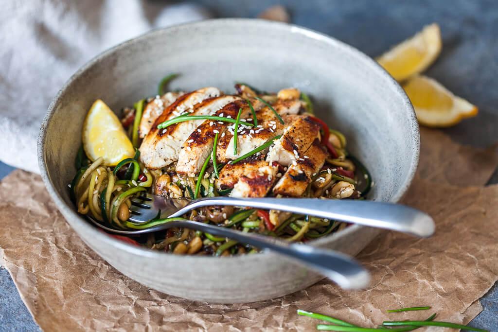 ScottsdaleWL's tweet photo. Zucchini noodles, chicken, mushrooms and sesame seeds.... what's for dinner!?
.
.
.
.
#eatwell #zucchininoodles #zoodles #foodideas #dinnerideas #lowcarbrecipes #diabetesdiet #losingweight #weightloss #chasingdiets #medicalweightloss #azweightloss #scottsdaleweightloss #foodie https://t.co/CiQzQZr8da