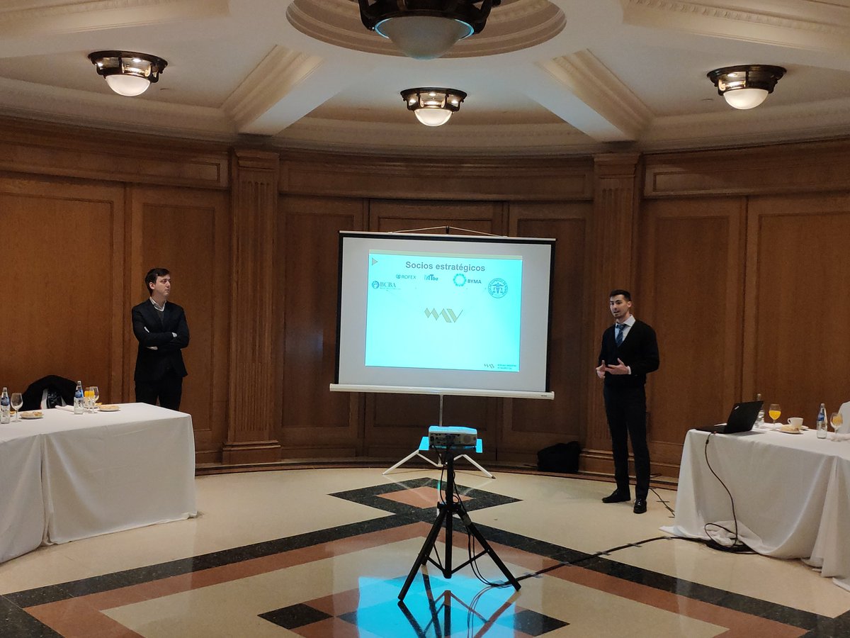 MAVSAOficial's tweet photo. #BuenJueves iniciamos un nuevo #desayuno con Agentes para seguir difundiendo el #financiamiento para las #Pyme en el #MercadoDeCapitales
#ChequePagoDiferido #Pagares #FacturaDeCreditoElectronica #Financiaclick #ONSimple https://t.co/59RLxGnAWI