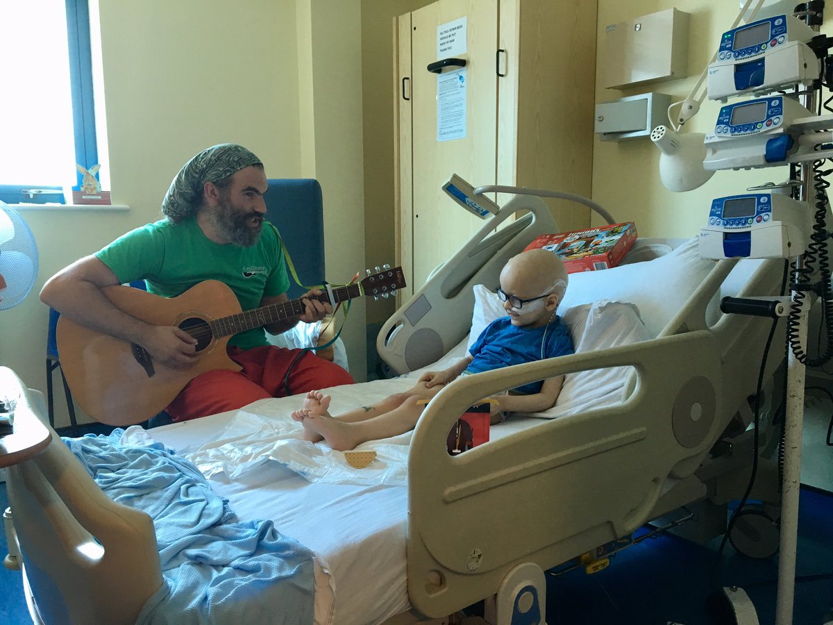 LATCHWales's tweet image. We’re so happy to share that LATCH has partnered with Dave Morris from @Keycreate1 to provide weekly music &amp;amp; storytelling workshops for children on Rainbow Ward. The smiling &amp;amp; laughter we witnessed during his first visit was truly exceptional, &amp;amp; we can’t wait to see him next! 💜