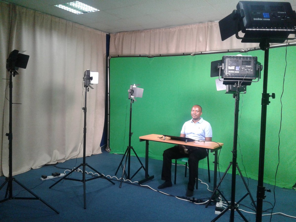 UR_CoE's tweet photo. Happening now: Day 4 of Hands-on #Workshop on #Blended Learning Course Creation at @Uni_Rwanda @UR_CoE Rukara Campus.
Participants are practising creation of blended learning videos for their #modules in the @UR_CoE  #Multimedia Studio  assisted by College technicians.#WeAreUR. https://t.co/0h0DHPl3P1