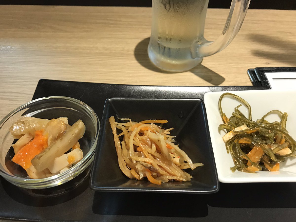 kyoroq39's tweet photo. メニューと現物が違いすぎてびっくり‼️おさかなキッチンなのにさかな無かった😱写真はイメージだそうで⁇ https://t.co/t4EEJiXEGp