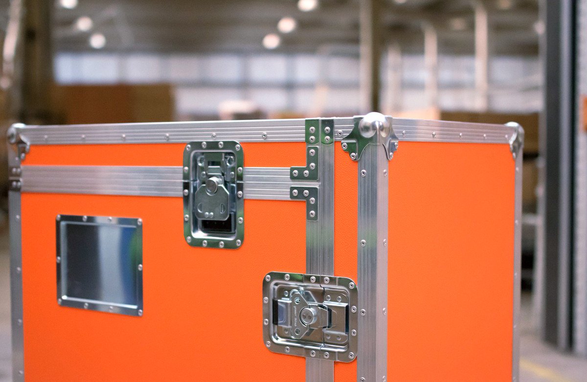 Flightcase_WH's tweet image. Stand out with our Pro Flightcase cases in bright orange 🍊

Also available in other colours and built to whatever size you need

flightcasewarehouse.co.uk/info/pro-fligh…

#customflightcase #proflightcase #flightcases #touring #bandlife