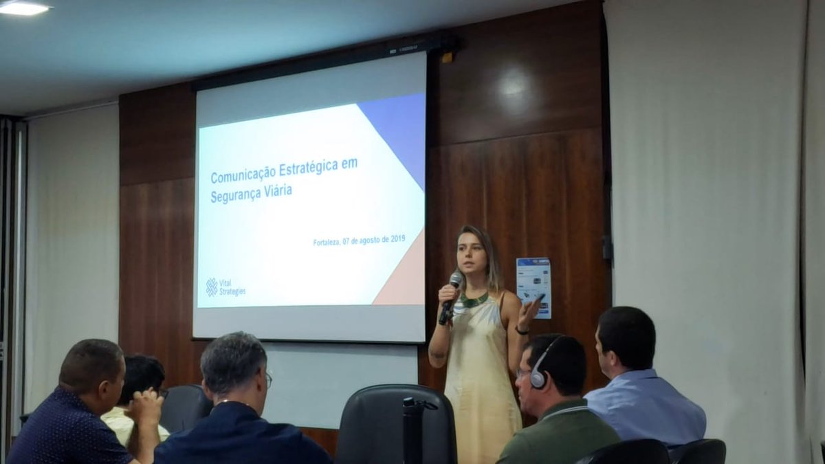 GlobalRSLI's tweet photo. SNAPSHOT FROM FORTALEZA: #GRSLC2017 alum and
@VitalStrat Communications Manager Luiza Amorim presents on communications in #roadsafety at our 1-week course, "Implementing Effective Road Safety Programs." https://t.co/YZN7wfDruc