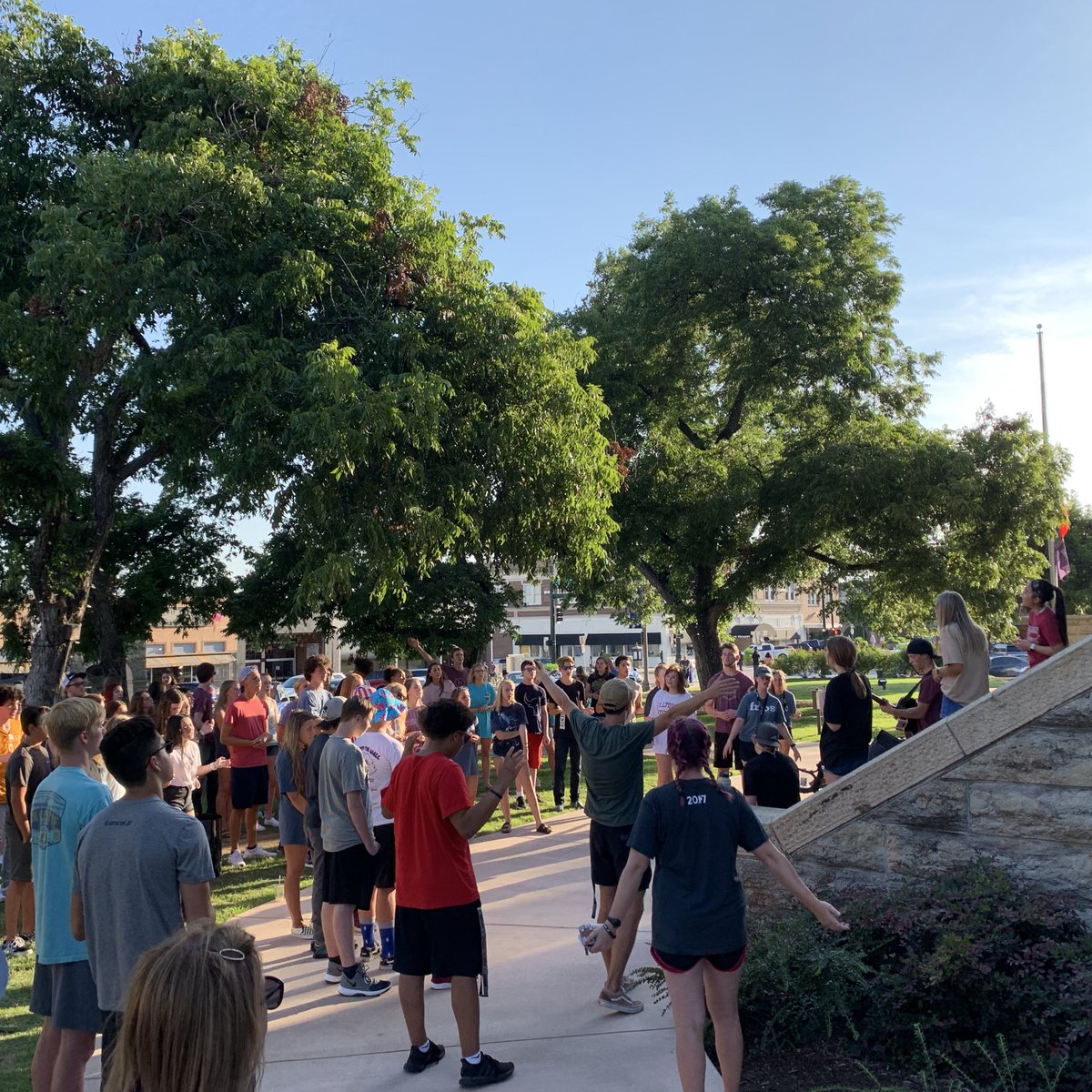 freddyjay1972's tweet photo. This is #GenHope & #HopeCarriers. HUB Students from every @valleycreek campus gathered on the #DentonSquare to put the hope of Jesus on display. #HopeCarrriers=Saying yes to Jesus for yourself and going first showing everyone the hope Jesus is giving you! So proud of u guys! https://t.co/BcUdmQddyz