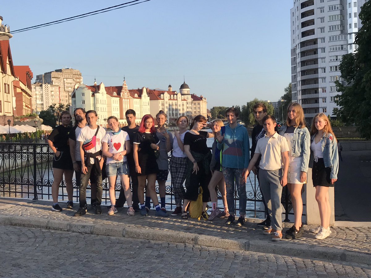 liderlife's tweet photo. #лидеркёниг любуется закатом в Рыбной деревне. https://t.co/gRTNubH65Y