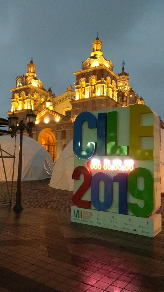 InstCervantes's tweet image. 🥇 Premio para la comunicación del VIII Congreso Internacional de la Lengua Española celebrado en Córdoba (Argentina). El @InstCervantes organizó el #CILE2019 con la @RAEinforma, la @ASALEinforma y las autoridades del país: cervantes.es/sobre_institut… @CILE2019 #Eikon #PremiosEikon