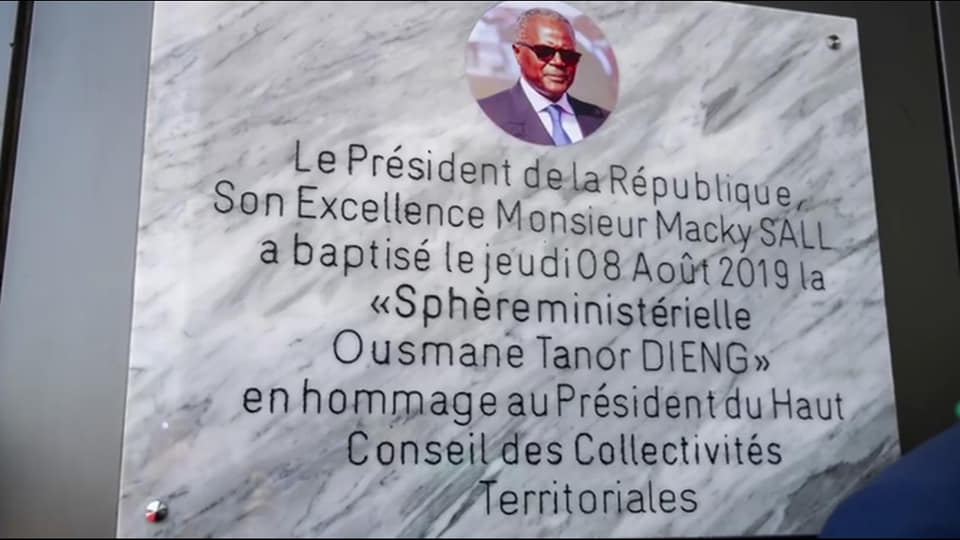 EMRGENCETIME's tweet photo. Le Président Macky Sall a confirmé aujourd’hui sa promesse de donner à la première sphère interministérielle de Diamniadio le nom d’Ousmane Tanor Dieng. https://t.co/HNIydykUCD