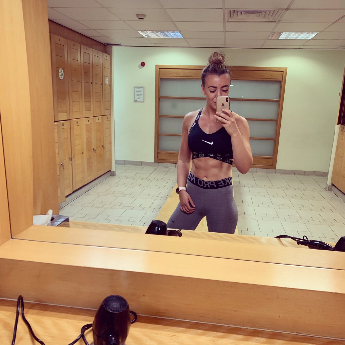 chelseaabrown16's tweet photo. Thursday β
another strong workout in the bag! Active rest day tomorrow is on the cards #womenwholift #strongandlean πͺπ½ https://t.co/AWWoXsHA1D