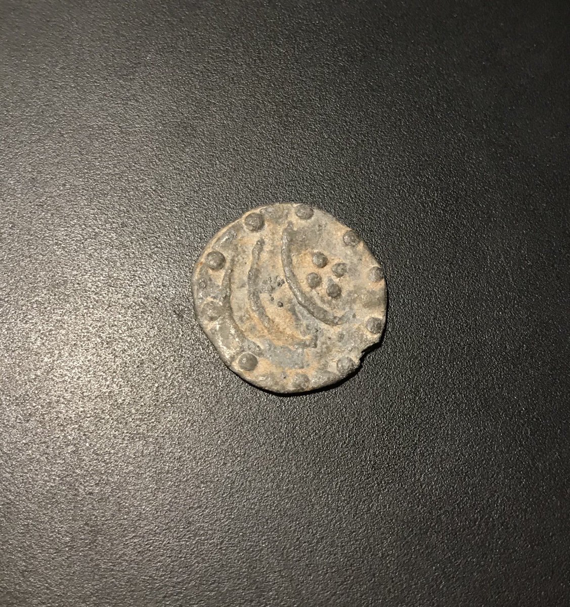 LittleJohn_RC's tweet photo. 16/17th Century Lead Coin possibly of Pegu and Tenasserim 🤔 #Pegu #Tenasserim #LeadCoin https://t.co/O97pcTBz8p