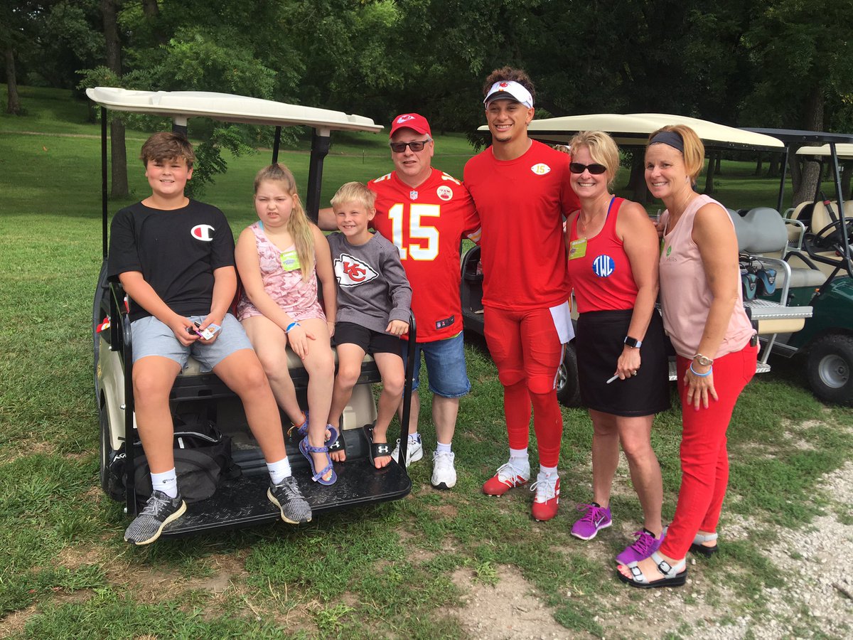 VAlonsoWeather's tweet photo. Got to spend time at @Chiefs #TrainingCamp2019 with Whitney Wells & her family. This very special little girl has been fighting a brain tumor since May and today she got to meet Head Coach Andy Reid, @tkelce & @PatrickMahomes. The story tonight on #KQ2 News at 6! #FightforWhitney https://t.co/uy67jApJw9