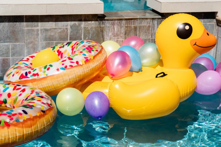 dawnchats's tweet photo. 45 more days of summer to soak up! βοΈ #ad
Gimme *all the cute floats* please! π©
See how to make a splash π¦ with HTH Pool Supplies available at @Walmart! #GetIntoTheWaterFaster
How are you planning to enjoy the rest of the season? https://t.co/9vave4ILHO