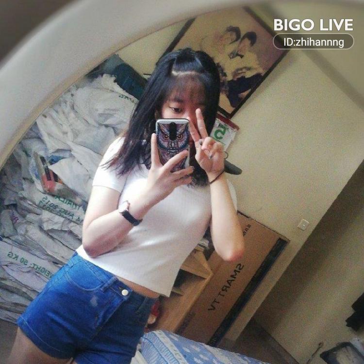 GOATSOFSINGAPO1's tweet photo. Come and see ᴍɪʟᴋᴛᴇᴀ 🤤💗's LIVE in #BIGOLIVE: hi  
https://t.co/GHemqsJcgD https://t.co/hQWXvcs06j