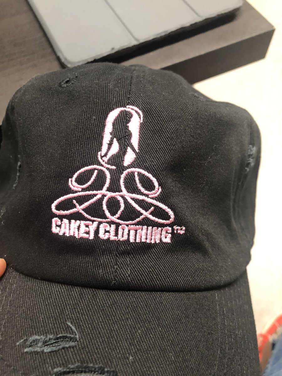 IamMsMenace's tweet photo. #cakeyclothing #dadhats #womensfashion #clothingbrand #clothingline https://t.co/Sl34Xz4wa6