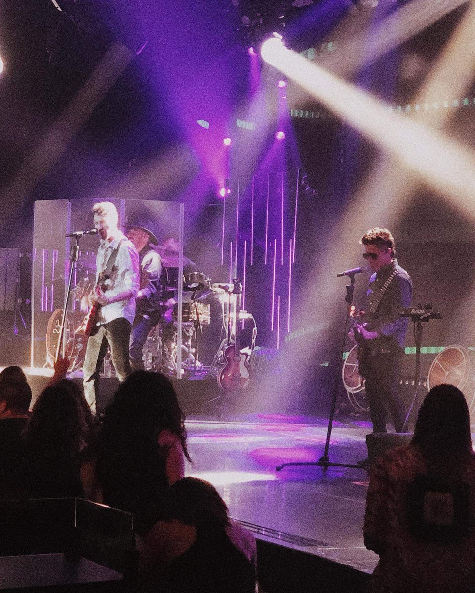 CesarMirandaFC's tweet photo. 👏🏼👏🏼👏🏼👏🏼 Sin duda un gran show https://t.co/2V85Hx2WOK