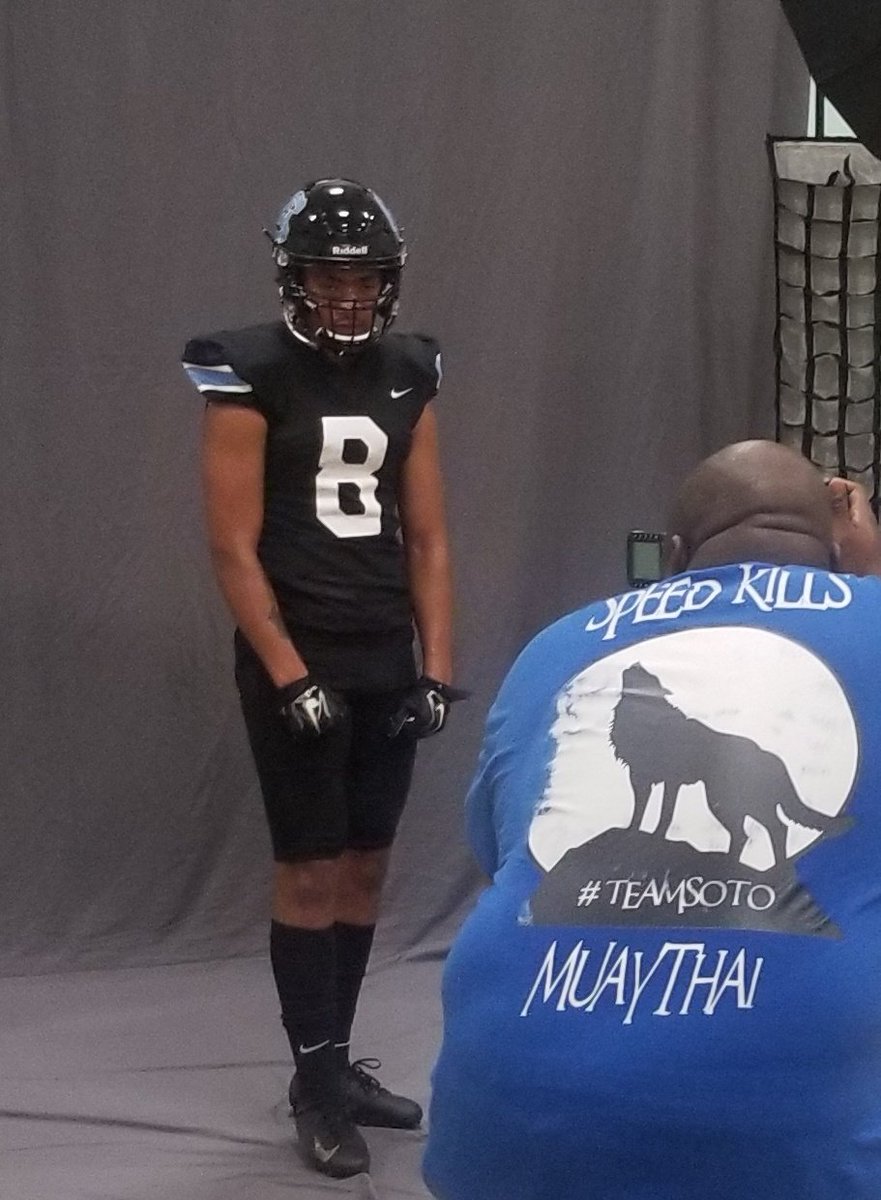 carsoncoltsFB's tweet photo. #15DAYS to Kickoff. 1st Team All Marine League DB Judah Foisia is ready to show he is the best 2-way Player in the South Bay! The FOISIA family have been reppin' CARSON since the 1960's, and Judah is ready to continue the LEGACY
#COLTLOVE 
#LLEXO
#JAMESFOISIAPARK
#CARSONCITY https://t.co/xopaPQLcQd